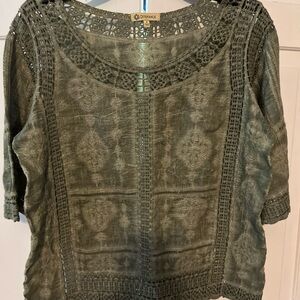 Democracy 3/4 Sleeve Top Size Small (CL233)